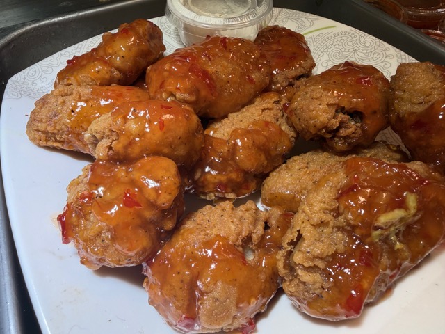 Chicken Wings with Fries